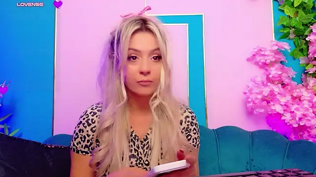 AriannaSins - 🔥 Strip me down and tease me 🔥