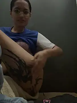 Saffadinhaa - 🍑 PLUG TEASE