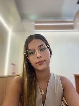 Valeria-escobar - SQUIRT IN PUBLIC CHANGING ROOMS (MALL)