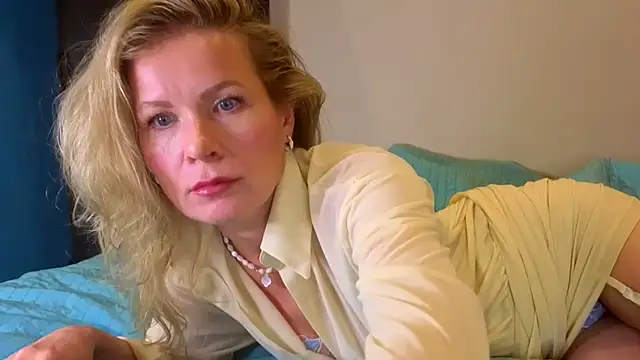 Julia_Giulia - For study in another country