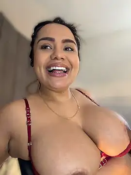 Valeria2019hot - to pour milk on my body