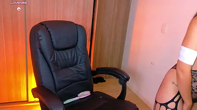 Kim_Vega1 - CUTE PLUG ANAL🤤