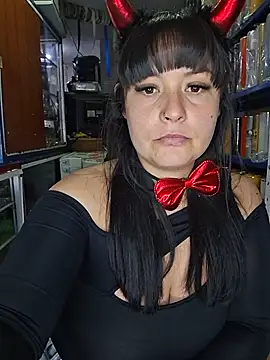 Isa_bella95 - Show boobs stranger