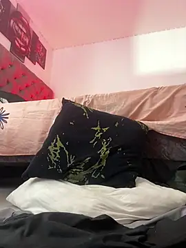 Pamela23x - squirt in your face