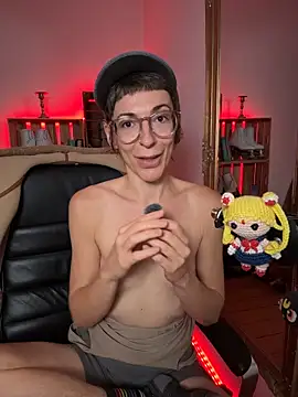 Antifistin - Neues Orgasm Video mit behaarten Beinen