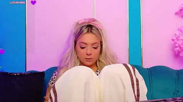 AriannaSins - 🔥 Strip me down and tease me 🔥