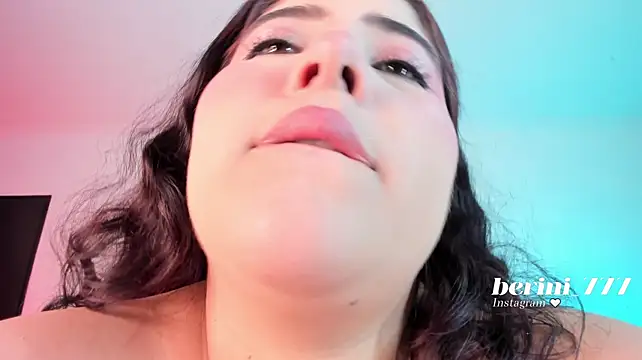 AmberiniHoffman - play with my pussy (fingers on my clit)