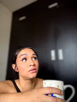 Isabella-Teen - Flash Ass🍑