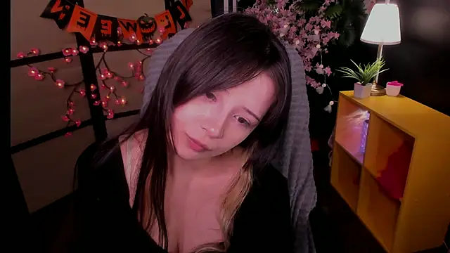 May_Ling - take off bra and tease u close