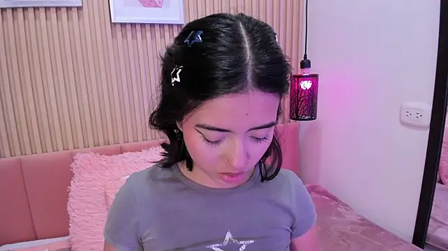 Abril_adams_