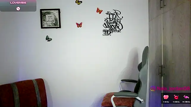 Nala_j8 - FULL NAKED AND PLAY DILDO