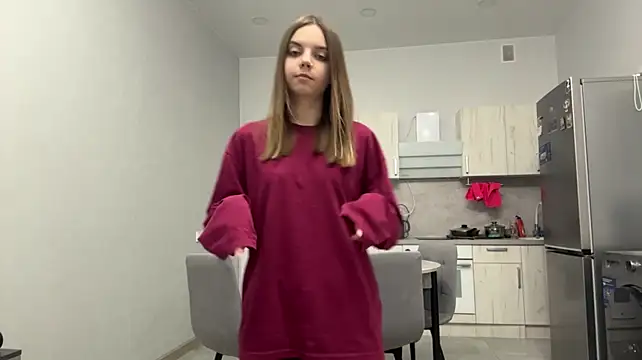 LisaPorse - show feet + cute wink