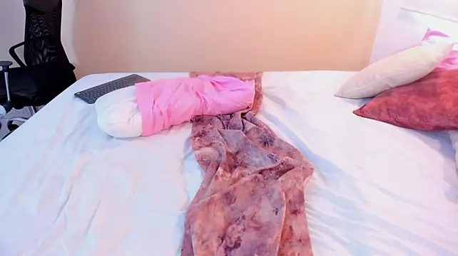 Sophiahar - fuck my pussy with fingers + cum 🔥😈
