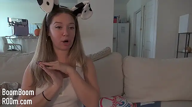 Boomboomr00m - Spit, Spank, Rub + Finger Pussy