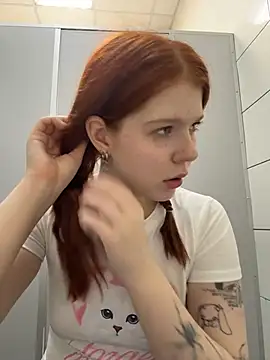 Freaky__Nikki - 360 spin for body tour