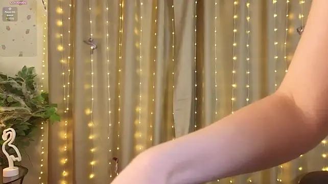 HarriettKitty - TEASING WITH BARE BACK