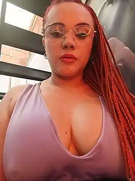 Samantha_41 - Show breasts