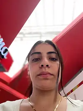 Hannacruzs - Fucking dildo and dildo the public