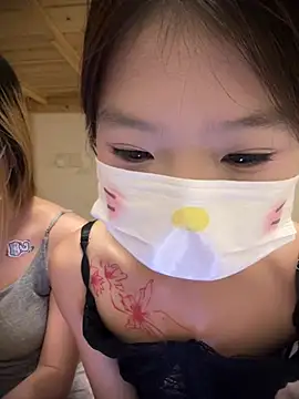 Angel-Sisters - 为什么有个大叔在边上 啊啊啊 大叔的鸡吧好大啊 淫水都被他草出来了