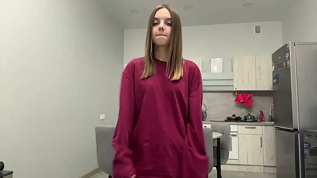 LisaPorse - show feet + cute wink