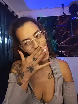 Pamelamiler__ - Wet my pussy At home (shhhhh)