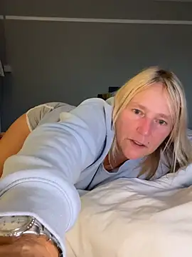 Blondnboujee53 - Finger pussy 1 min