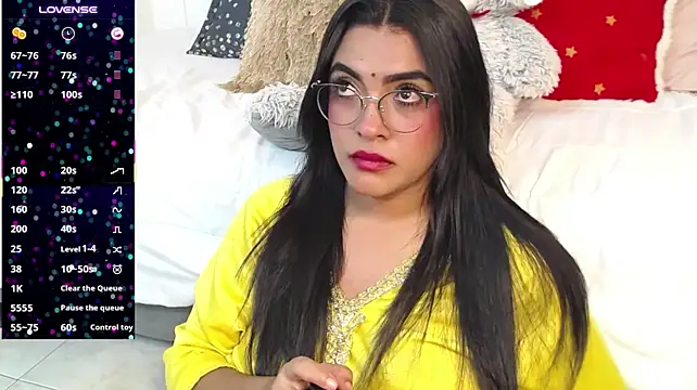 Lakshmiraniii - pussy fingering 💦 5 mint toy control