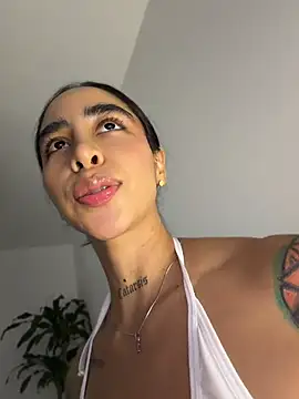 Sophierooy22 - GAGGING AND MESSY WITH SPITFULLFACE