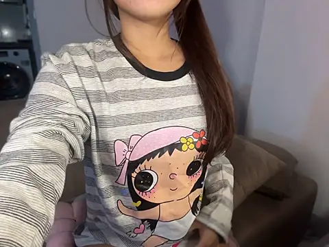 Phuong_Bee - finger in pussy