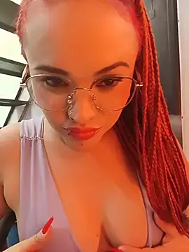 Samantha_41 - Show breasts