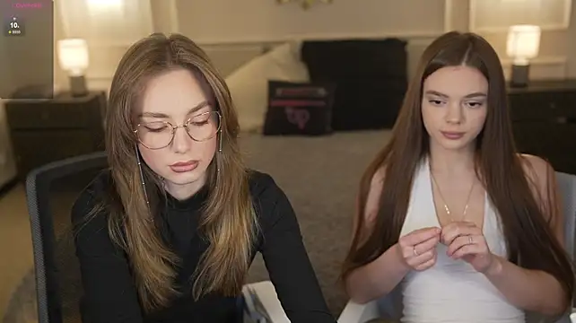 Zlata_Sky - finger in pussy