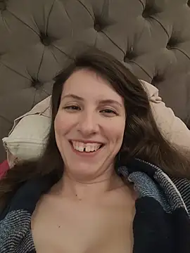 Goddesslulitaa - Masturbación en vivo con dildo de 5 minu