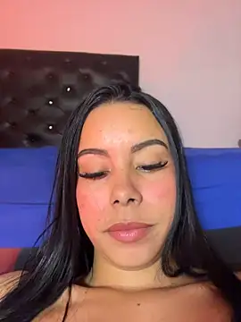 Lesly_Cute_ - a finger in my ass😈