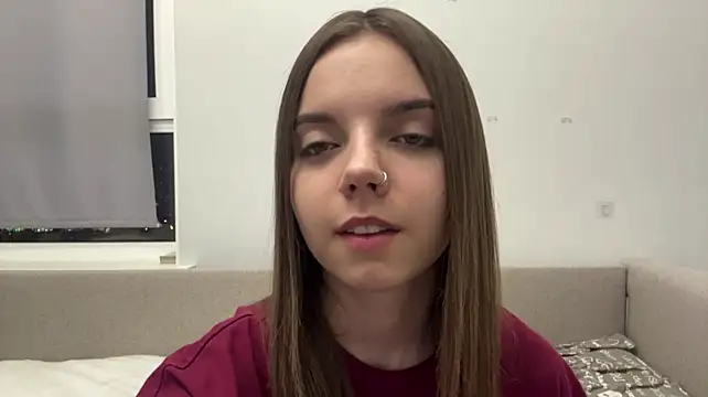 LisaPorse - show feet + cute wink
