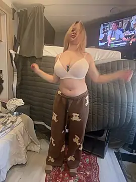 Sweetdivide - Facefuck and cumshot outside