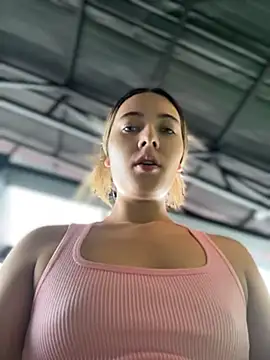 Kloe__t18 - Rife dildo in the bathroom of gym