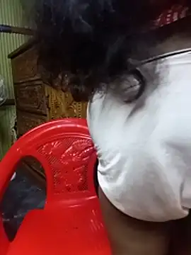 Meghla_Sk - Lip show