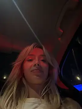 PollyLolly - Flash boobs BEHIND THE DRIVER RISKY