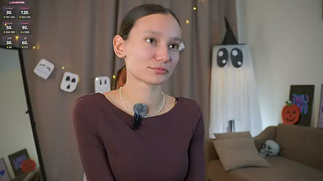 ThereseTonetti - look under the dress
