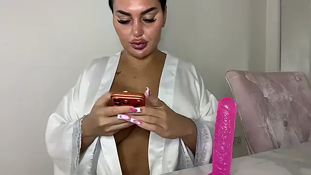 BIGBOOTYELLIEXXX - CREAM BOOBS UP AND BLOWJOB