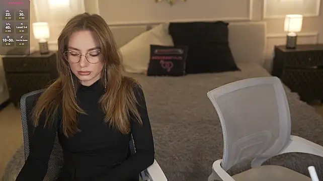 Zlata_Sky - finger in pussy