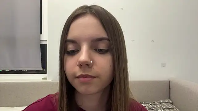 LisaPorse - show feet + cute wink