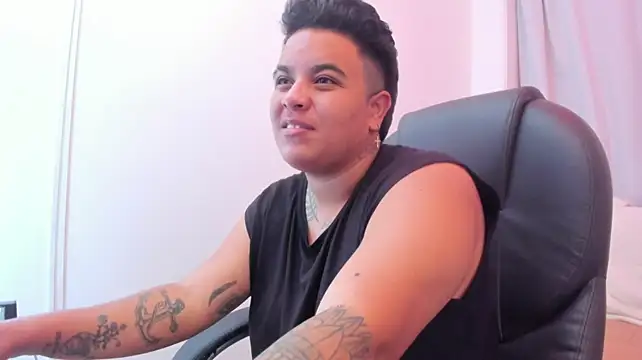 Mathias_Ftm_ - show my bog tits