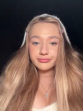 Milaa_sun - flash tits on street 🍒