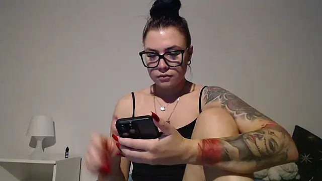 Alis_Rox - FOOTJOB + LUSH CONTROL 10 MIN