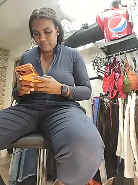 MAREIA_25 - HIDDEN CAM MAKE MY PUSSY SQUIRT ?