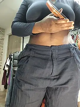 MAREIA_25 - HIDDEN CAM MAKE MY PUSSY SQUIRT ?