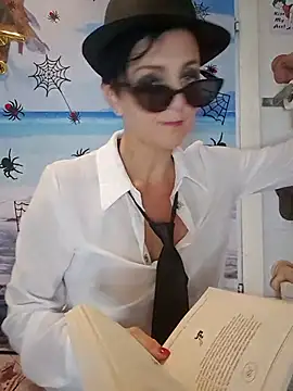 Lucillabollente - Fuck my Pussy on the W.C.🥵😈