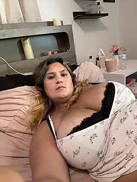 Latinamommy26 - Flash tits