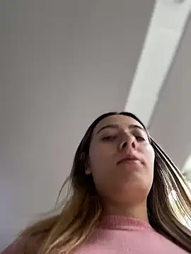 Kloe__t18 - Rife dildo in the bathroom of gym